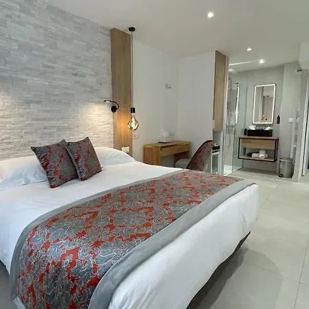 Le Confidentiel & Hotel