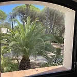 Отель Le Confidentiel & 4*