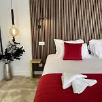 Отель Le Confidentiel & 4*