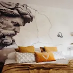 Le Confidentiel & Hotel 4*