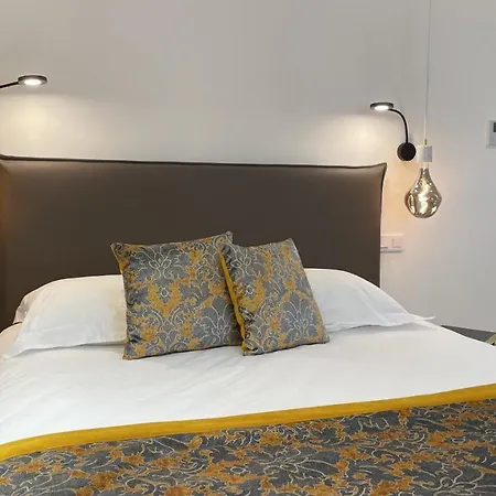 Otel Le Confidentiel & Saint-Raphaël
