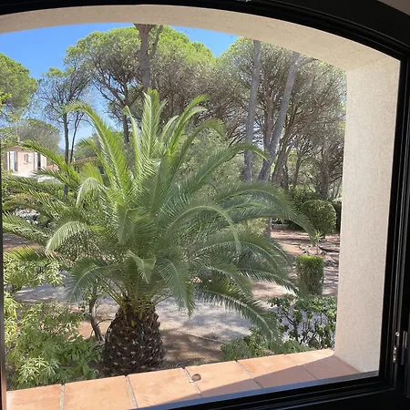 Hotel Le Confidentiel & 4*