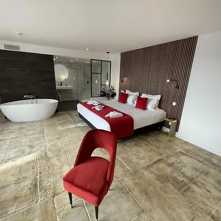 Le Confidentiel & Hotel 4*