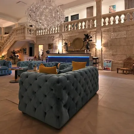 Hotel Le Confidentiel & Saint-Raphael (Var)