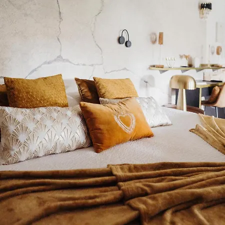 Hotel Le Confidentiel & 4*